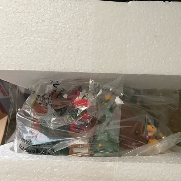 ST NICHOLAS SQUARE DISNEY MICKEY HOUSE NEW - Picture 2 of 12